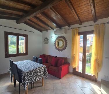 Tanaunella House | Trilocale Climatizzato L'OLEANDRO Tanaunella