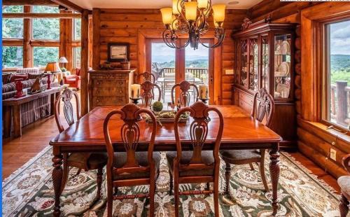 Ferguson House | Trinity Lodge & Bunk Apartment Combo