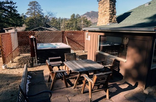 Estes Park Cabin | Triple R Cottages: 1 3 Bedroom Cabin