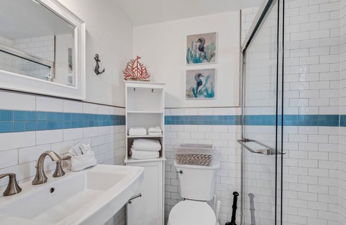 Treasure Island Condo | Tropic Terrace Suite #27 - Beachfront Rental 1 Bedroom Condo by Redawning
