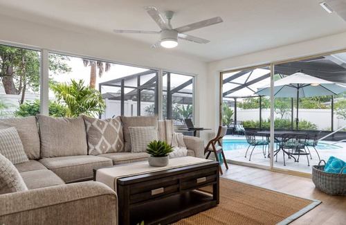 Harbor Hills House | Tropical Oasis 7 mins to beach w/ pool & hot tub