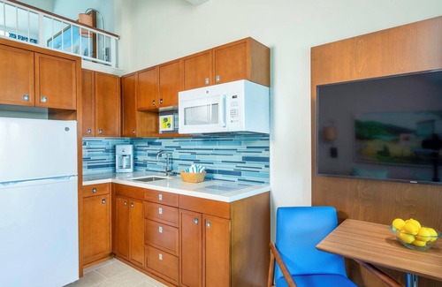 Estate Frenchman Bay Condo | Tropical Paradise: Studio @ Limetree Resort