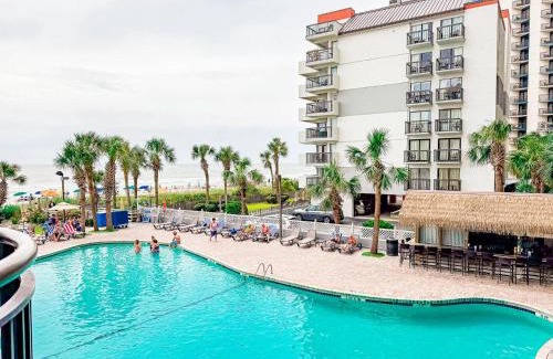 Myrtle Beach Hotel | Tropical Suite at Oceanfront Resort w Lazy River