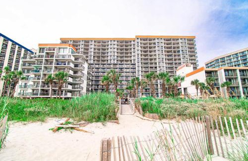 Myrtle Beach Hotel | Tropical Suite at Oceanfront Resort w Lazy River