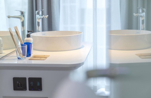 Hoan Kiem Hotel | Tru by Hilton Hanoi Station