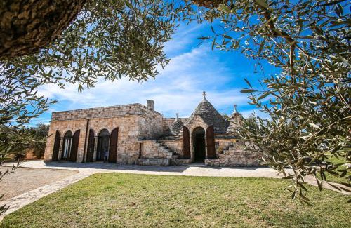San Michele Salentino House | trullo degli ulivi con piscina e vasca per bambini