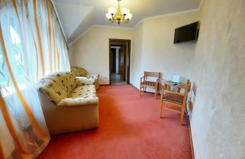 Yaremche Hotel | Tsvit Paporoti