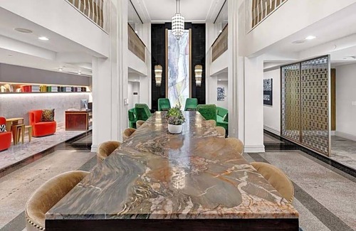 Downtown Tulsa Hotel | Tulsa Club Hotel, Curio Collection by Hilton