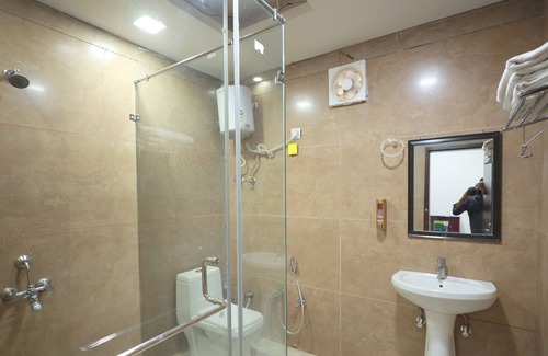 Vrindavan Hotel | Tulsi Garden - Near Prem Mandir Vrindavan