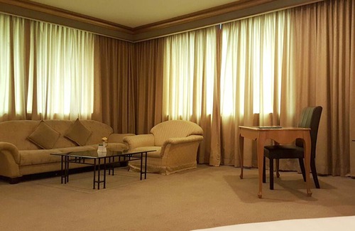 Surabaya Hotel | Tunjungan Hotel