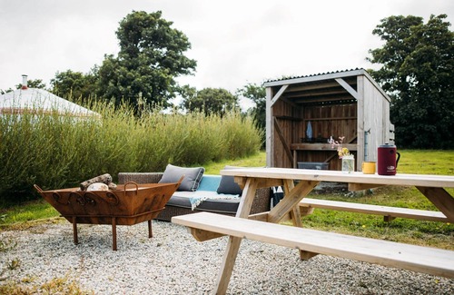 Newquay Cabin | Turkey Dog - A luxury couples+ Yurt on a stunning historic estate near Newquay. Dog friendly