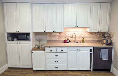 Sandy Cottage | Turn of the Century 3-bedroom Cottage Retreat