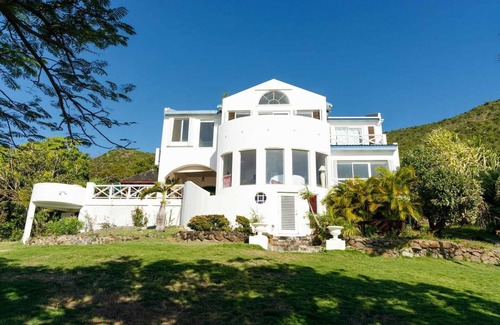 Frigate Bay House | Turtle beach White House (1) The Main house