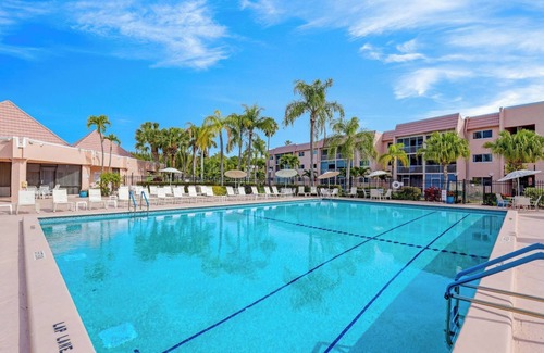 Central Naples Condo | Turtle Lake Golf Colony