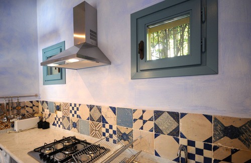 San Casciano in Val di Pesa House | Tuscan house on vineyard hilltop tucked inside lush gardens