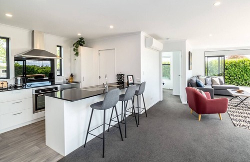 Martinborough House | Tuscan Spa, Martinborough