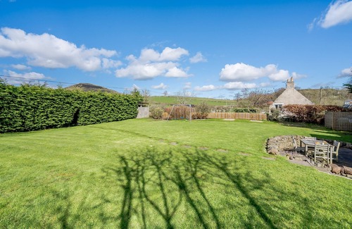 Earlston House | Tweedswood - Two Bedroom House, Sleeps 4