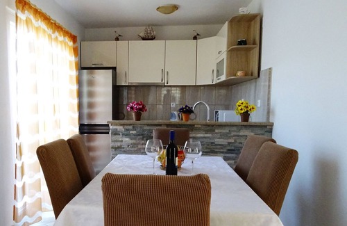 Zaklopatica Apartment | Two bedroom apartment with balcony and sea view Zaklopatica, Lastovo (A-12452-a)