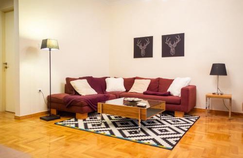 Plaka Apartment | Two bedroom Apt in Syntagma - Ermou area