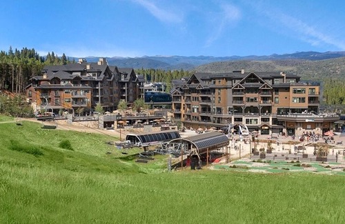 Peak 8 Resort | Two-Bedroom Colorado on Peak 8