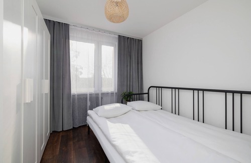 Krakow Apartment | Two-bedroom Strzelców 9 by Renters