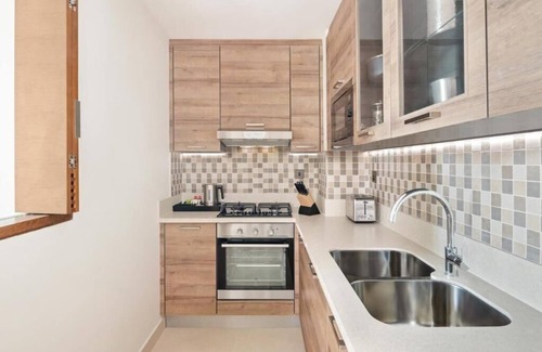 Dubai World Central House | Two Bedroom Suite Near Niyama Spa Aloft Dubai