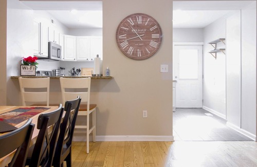 Gallaudet Bed & Breakfast | Two DC Places Sleep 21 guests