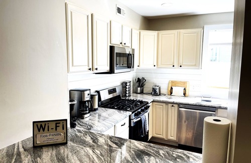 Gallaudet Bed & Breakfast | Two DC Places Sleep 21 guests