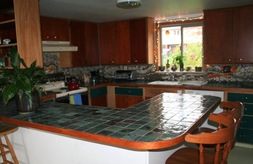 Friendly House | Two Private rooms in the Living Quarters of a Parkside Pottery Studio