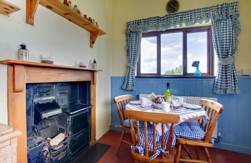 Llanfaglan Cottage | Ty Eiddew
