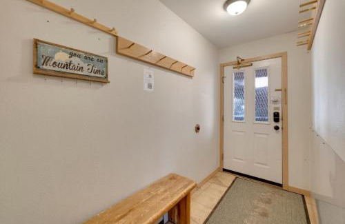 Four O'Clock Apartment | Tyra Stream 234 by Ski Country Resorts