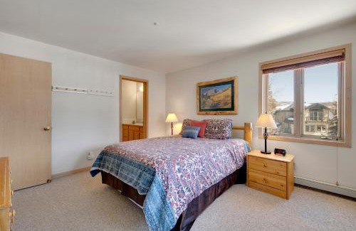 Four O'Clock Apartment | Tyra Stream 234 by Ski Country Resorts