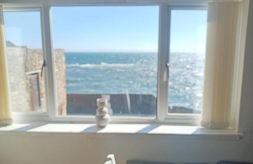 Anstruther House | Ugly Duckling, License number FI 00863 P