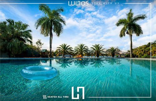 Kendale Lakes House | Ultimate Beach Villa Pool, Games & Pedal Boats L12
