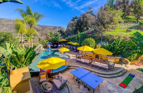 Escondido House | ULTRA Exclusive Massive Dream Home! Pool+Spa+Views+Sleeps 30!