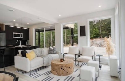 La Conception House | Ultra Luxurious Modern Chalet + Private Jacuzzi