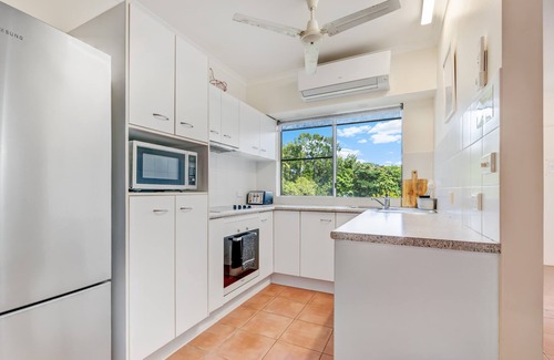 Wongaling Beach Apartment | Ulysses 10 ~ Ocean & Dunk Island Views