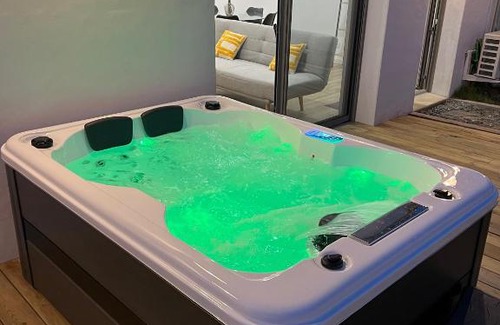 Marsilly House | Un cocon climatisé avec jacuzzi