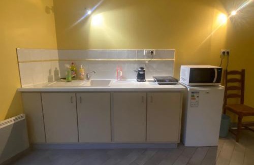 Chef-Boutonne Apartment | Un petit appartement pour 2 à 3 personnes