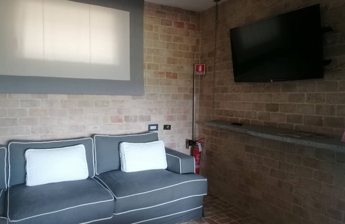 Mazzano Romano Cabin | una casa immersa in 2 ettari di verde con piscina e zona wellness privata