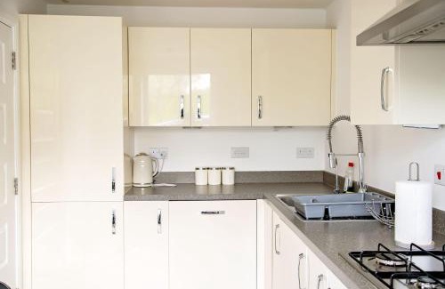 Stanford-le-Hope Apartment | Unbeatable Value I Best Rates I Garden I Wi-Fi I Parking