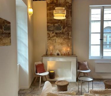 Beaucaire Apartment | Une Nuit en Provence Appartement Authentique