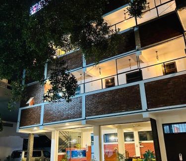 Seeduwa - Katunayake Apartment | Unic Residence And Transit Hotel
