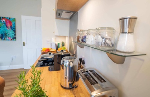 Great Yarmouth Apartment | Unique Apartment - Patio - Town Centre - Parking - 1 Bedroom