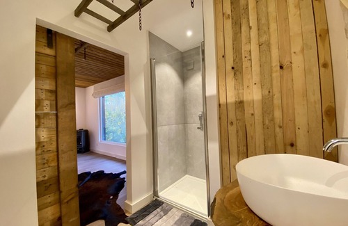 Wingene Cabin | Unique eco-lodge in the woods near Bruges, Ghent and the beach.