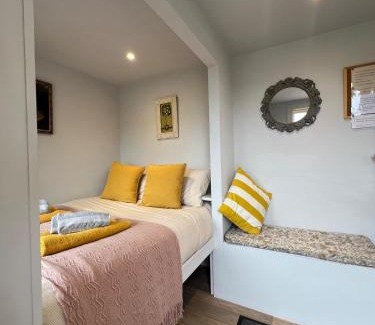 Martlesham Heath Apartment | Unique Suffolk Cabin with Countryside Views