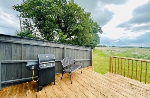 Martlesham Heath Apartment | Unique Suffolk Cabin with Countryside Views