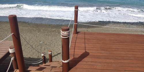 Polis House | Uniquely located on the beach