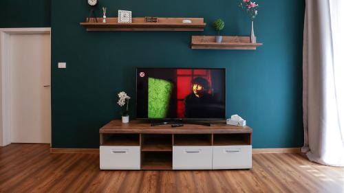 Old City Apartment | UNIRII OLD SQUARE APARTMENTS 4