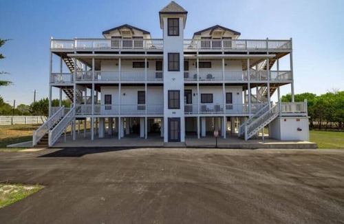 Liberty Hill House | Unit 3 Whimsical 2 bedroom at River Ranch Inn